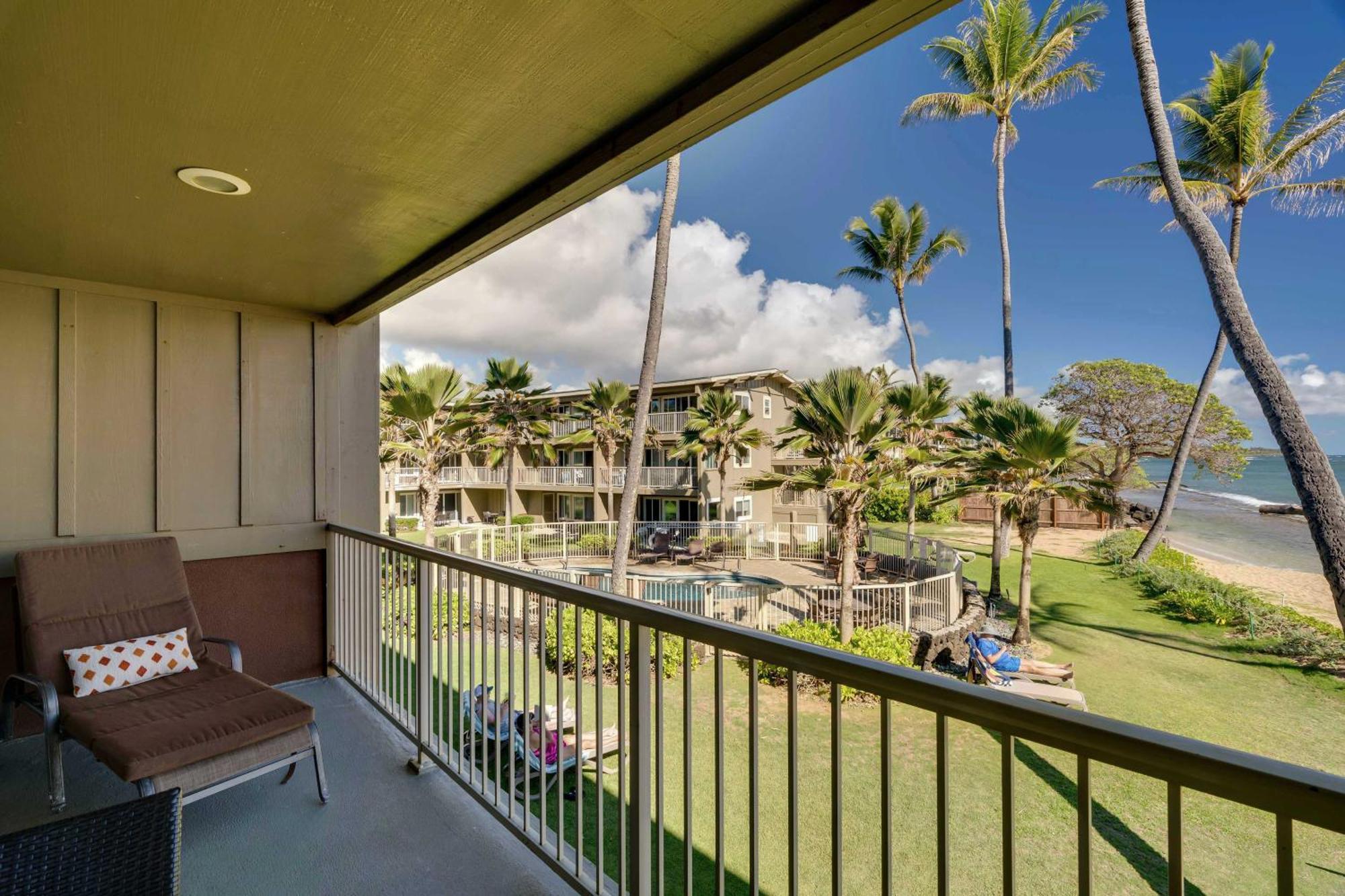 Waipouli Beachfront Condo With Balcony And Ocean Views Kapa'a Exterior foto